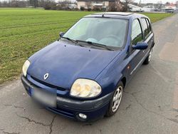 Blau Gebraucht 2001 Renault Clio II Kleinwagen | 1.400 €