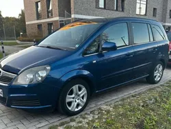Blau Gebraucht 2010 Opel Zafira Van / Kleinbus | 3.000 € (Etwas zu teuer)