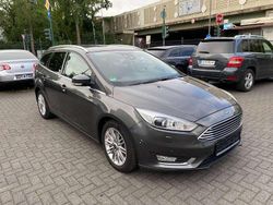 Grau Gebraucht 2016 Ford Focus Business Edition Kombi | 12.400 € (Fairer Preis)
