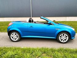 Blau Gebraucht 2005 Opel Tigra Cabrio | 1.555 € (Guter Preis)