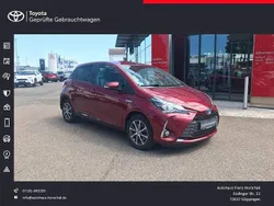 Rot Gebraucht 2020 Toyota Yaris Hybrid Team Limousine | 15.890 € (Guter Preis)