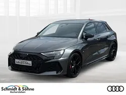 Grau Neu 2025 Audi RS3 Sportback Ambiente Kleinwagen | 81.930 € (Teuer)