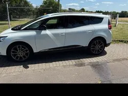 Weiß Gebraucht 2018 Renault Scénic IV Van / Kleinbus | 10.800 € (Etwas zu teuer)