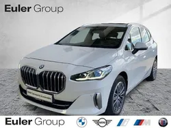 Weiss Gebraucht 2022 BMW 218 Active Tourer Sport Line Van / Kleinbus | 27.988 € (Fairer Preis)
