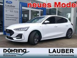 Weiß Gebraucht 2023 Ford Focus ST-Line Limousine | 22.995 € (Etwas zu teuer)