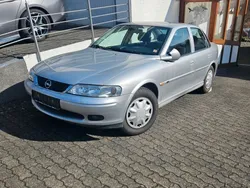 Silber Gebraucht 1999 Opel Vectra Edition Limousine | 2.550 € (Fairer Preis)
