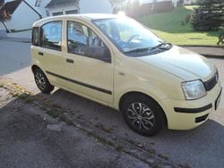 Gelb Gebraucht 2012 Fiat Panda Kleinwagen | 2.350 € (Fairer Preis)