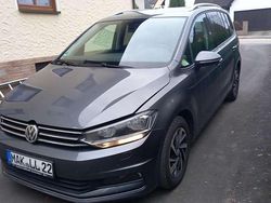 Grau Gebraucht 2018 VW Touran Join Van / Kleinbus | 15.900 € (Fairer Preis)