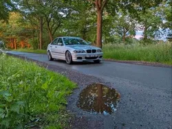 Silber Gebraucht 2001 BMW 318 M Sport Limousine | 2.600 €