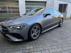 Mountaingrau Gebraucht 2023 Mercedes CLA200 AMG Limousine | 31.685 € (Guter Preis)