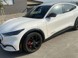 Weiß Gebraucht 2023 Ford Mustang Mach-E Premium SUV | 32.950 € (Guter Preis)