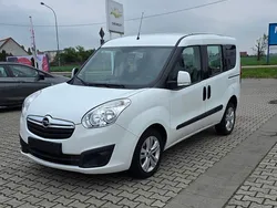 Weiß Gebraucht 2015 Opel Combo Edition Van / Kleinbus | 5.999 € (Guter Preis)