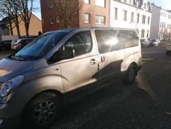 Grau Gebraucht 2013 Hyundai H-1 Van / Kleinbus | 14.800 €