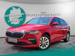 Velvet rot metallic Gebraucht 2024 Skoda Scala Selection Kleinwagen | 25.970 € (Teuer)