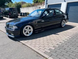 Schwarz Gebraucht 1995 BMW 323 Coupé | 20.000 €