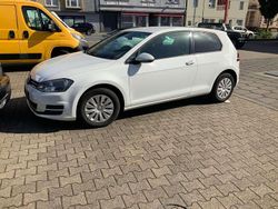 Weiß Gebraucht 2014 VW Golf VII Comfortline Limousine | 6.700 € (Guter Preis)