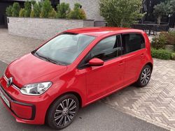 Rot Gebraucht 2016 VW up! high up! Kleinwagen | 10.950 € (Fairer Preis)