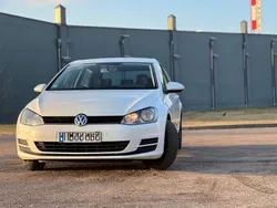 Weiß Gebraucht 2016 VW Golf VII Trendline Limousine | 8.000 € (Fairer Preis)