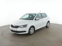 Weiß Gebraucht 2016 Skoda Fabia Ambition Limousine | 10.380 € (Fairer Preis)