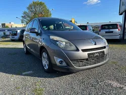 Grau Gebraucht 2010 Renault Grand Scénic III Van / Kleinbus | 1.890 € (Guter Preis)