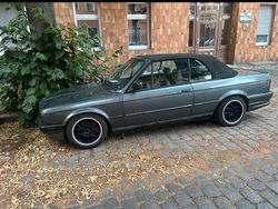Grau Gebraucht 1988 BMW 320 Cabriolet Cabrio | 6.999 €