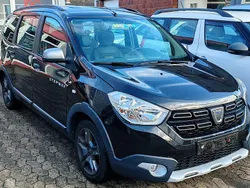 Schwarz Gebraucht 2018 Dacia Lodgy Stepway Van / Kleinbus | 12.467 € (Etwas zu teuer)