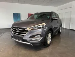 Grau Gebraucht 2016 Hyundai Tucson Intro Edition SUV | 16.380 € (Etwas zu teuer)