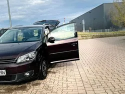 Violet Gebraucht 2013 VW Touran Van / Kleinbus | 9.000 € (Etwas zu teuer)