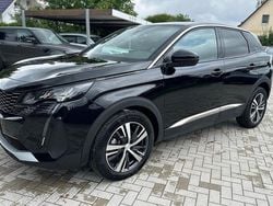 Noir perla nera Gebraucht 2024 Peugeot 3008 Allure SUV | 21.450 € (Superpreis)