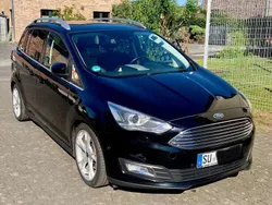 Schwarz Gebraucht 2017 Ford Grand C-Max Titanium Van / Kleinbus | 11.700 € (Fairer Preis)