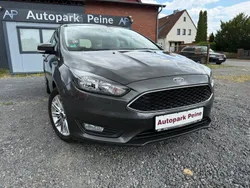 Grau Gebraucht 2017 Ford Focus Cool & Connect Kombi | 8.900 € (Fairer Preis)