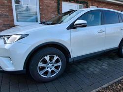 Weiß Gebraucht 2016 Toyota RAV4 SUV | 15.000 € (Fairer Preis)