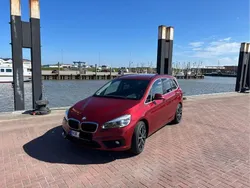 Rot Gebraucht 2018 BMW 218 Gran Tourer Comfort Edition Van / Kleinbus | 15.900 € (Fairer Preis)