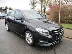 Schwarz Gebraucht 2018 Mercedes B180 Style Van / Kleinbus | 15.499 € (Guter Preis)