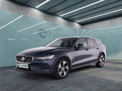 Blau Gebraucht 2023 Volvo V60 CC Plus Kombi | 42.690 € (Fairer Preis)