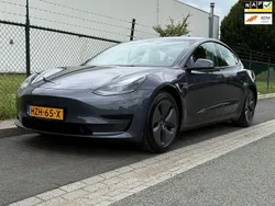 Grau Gebraucht 2022 Tesla Model 3 Standard Range Limousine | 25.995 € (Guter Preis)