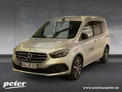 Silber helvinsilber metallic Gebraucht 2024 Mercedes T180 Progressive Van / Kleinbus | 29.950 € (Fairer Preis)