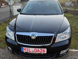 Schwarz Gebraucht 2010 Skoda Octavia Kombi | 3.999 € (Guter Preis)