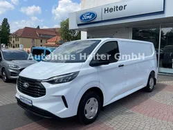 Weiß Gebraucht 2024 Ford Transit Custom Trend Van / Kleinbus | 32.950 € (Guter Preis)