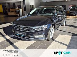 Deep black perleffekt Gebraucht 2023 VW Passat Elegance Kombi | 25.990 € (Fairer Preis)