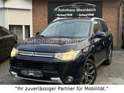Blau Gebraucht 2015 Mitsubishi Outlander P-HEV Intense SUV | 10.999 € (Guter Preis)