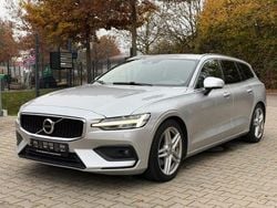 Silber Gebraucht 2019 Volvo V60 Momentum Kombi | 19.499 € (Fairer Preis)