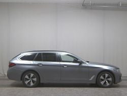 Grau Gebraucht 2023 BMW 520 Performance Kombi | 26.980 € (Superpreis)
