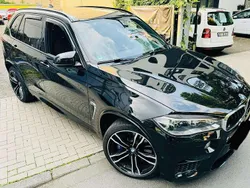 Black sapphire metallic Gebraucht 2017 BMW X5 M SUV | 49.400 € (Teuer)