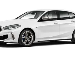 Weiß Gebraucht 2024 BMW M135 Comfort Edition Kleinwagen | 41.160 € (Fairer Preis)