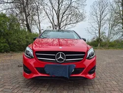 Rot Gebraucht 2016 Mercedes B180 Business Van / Kleinbus | 14.900 € (Fairer Preis)