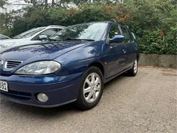 Blau Gebraucht 2001 Renault Mégane GrandTour Kombi | 850 € (Etwas zu teuer)