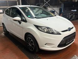 Weiß Gebraucht 2010 Ford Fiesta Kleinwagen | 2.999 € (Fairer Preis)
