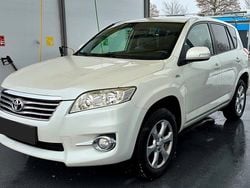 Weiß Gebraucht 2011 Toyota RAV4 SUV | 8.700 € (Fairer Preis)