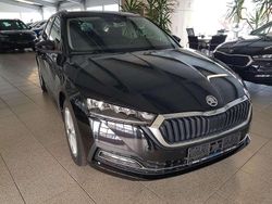 Schwarz (metallic) Gebraucht 2022 Skoda Octavia Style Kombi | 24.400 € (Guter Preis)